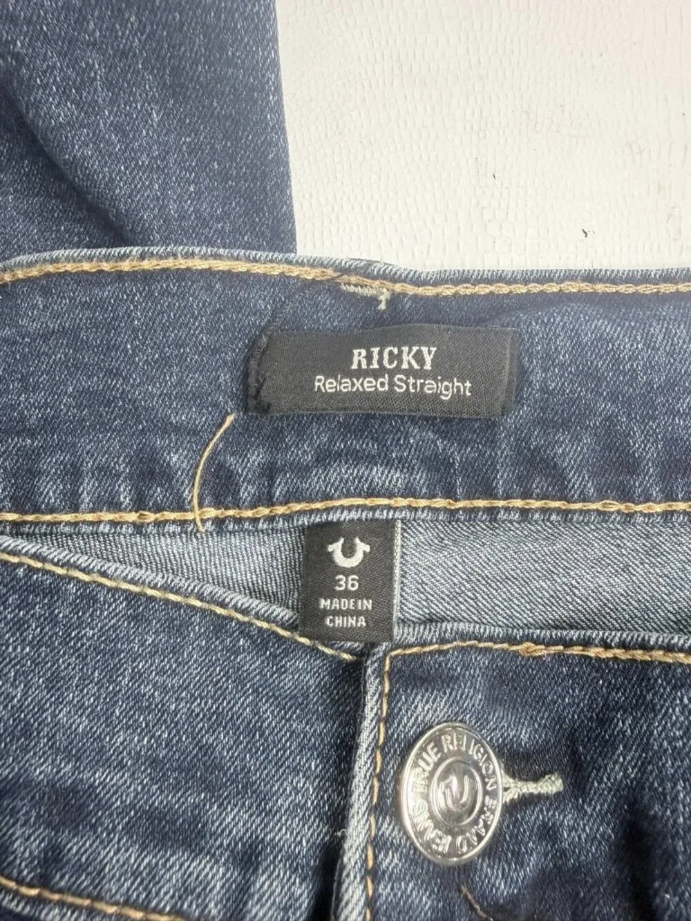 True Religion Jeans Mens 36 x 28 Ricky Big T Relaxed Straight Flap Pocket Denim